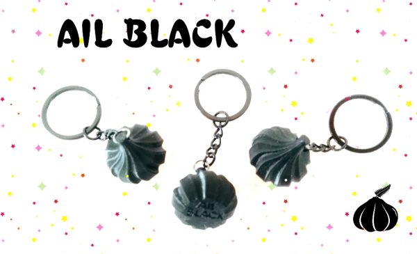 Porte-clés noir en forme de bulbe d'ail noir, chaine et anneau noirs